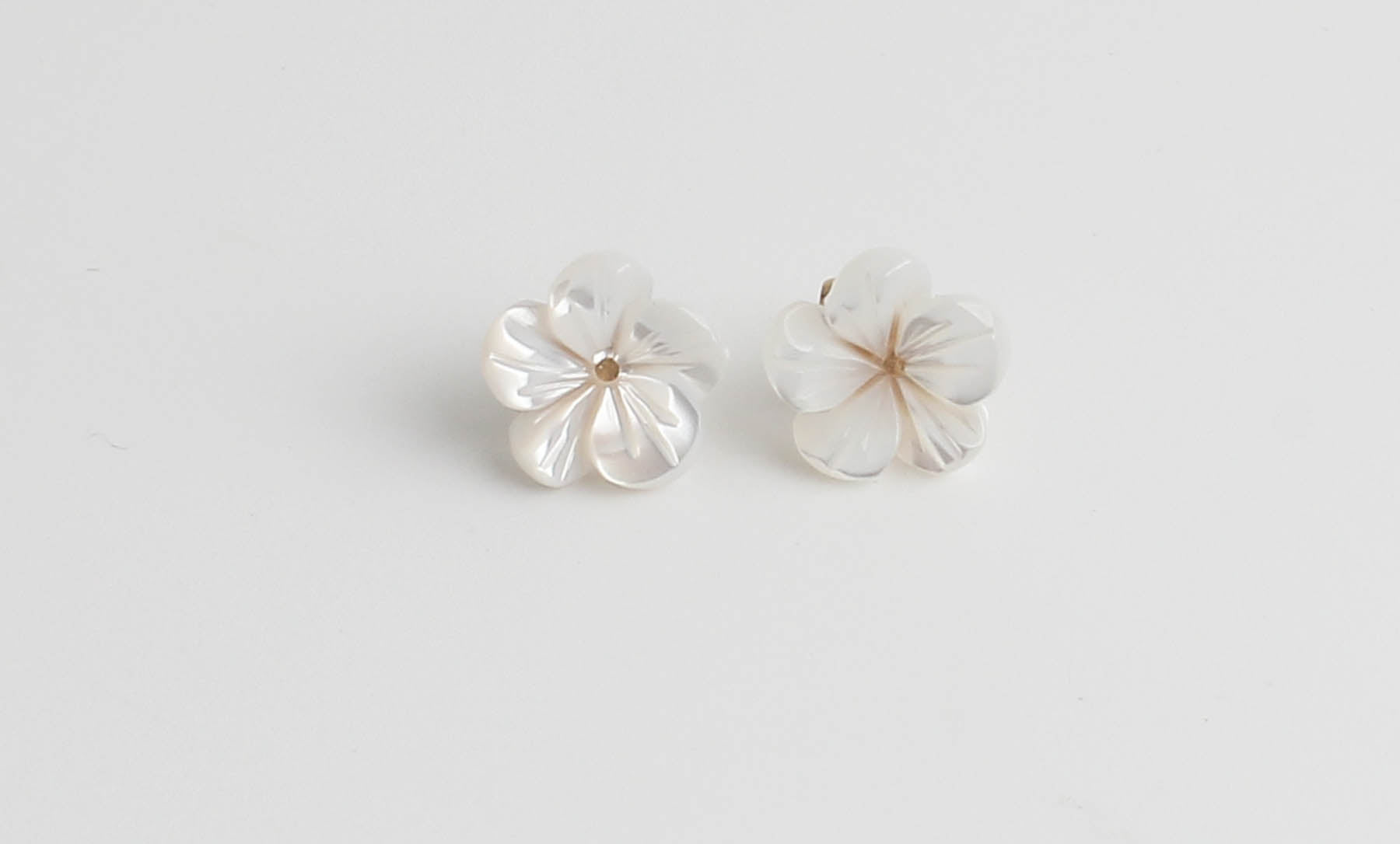 Shell Flower Stud - Stainless Steel